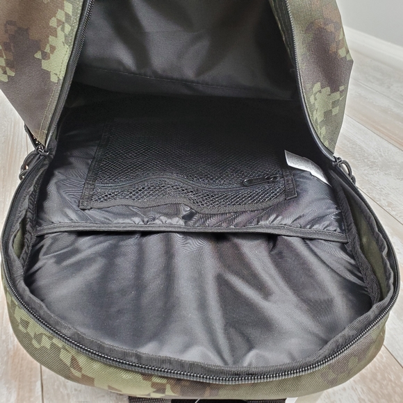 Vans camo skateboard backpack - Picture 7 of 8